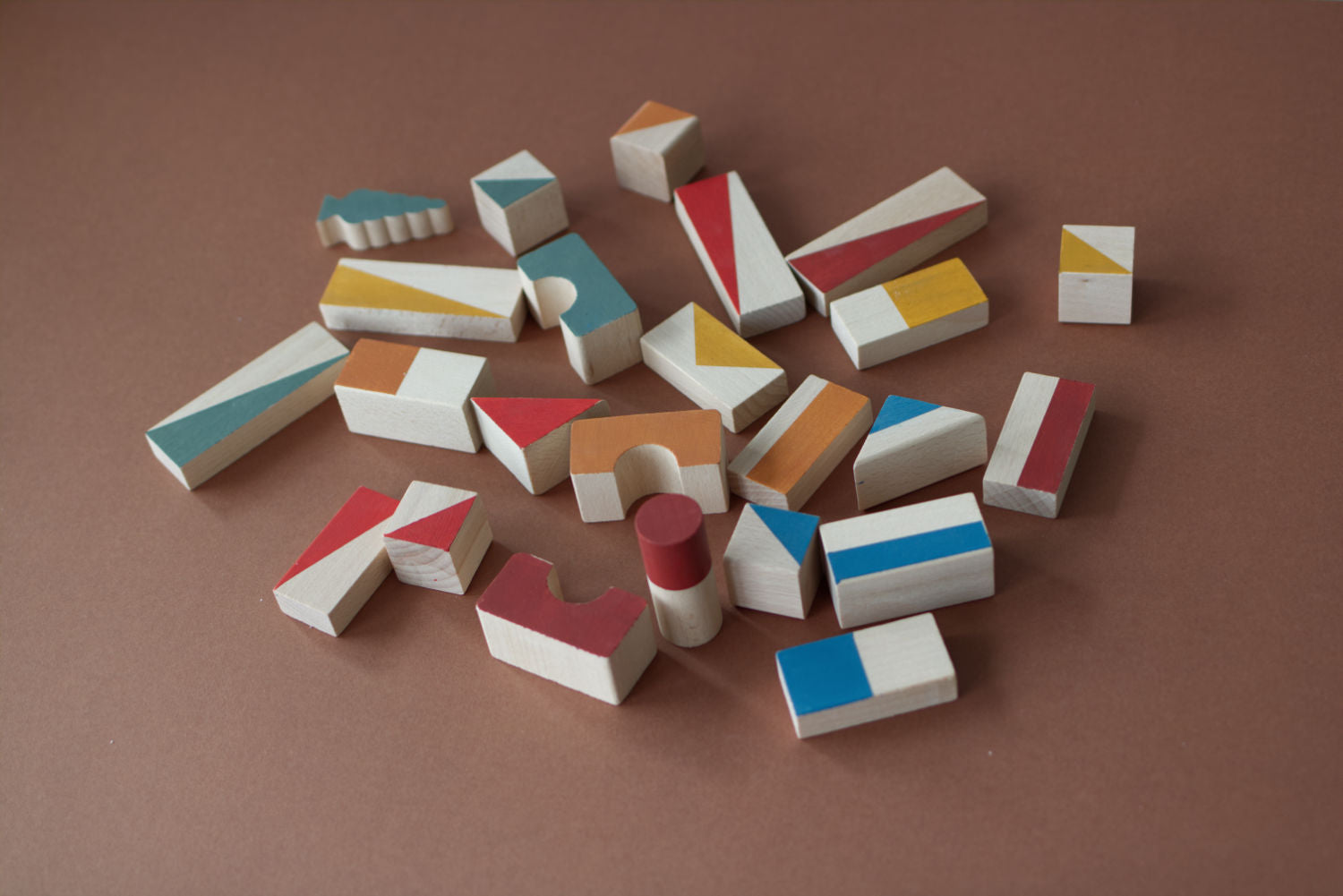 Wooden building blocks - Earthy colours - Happy Little Folks