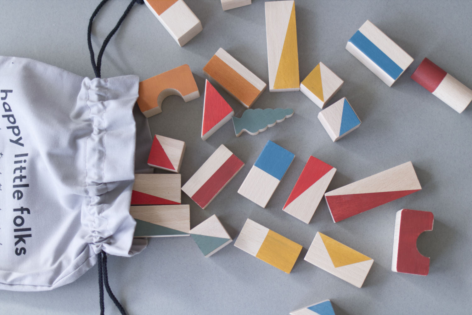 Wooden building blocks - Earthy colours - Happy Little Folks