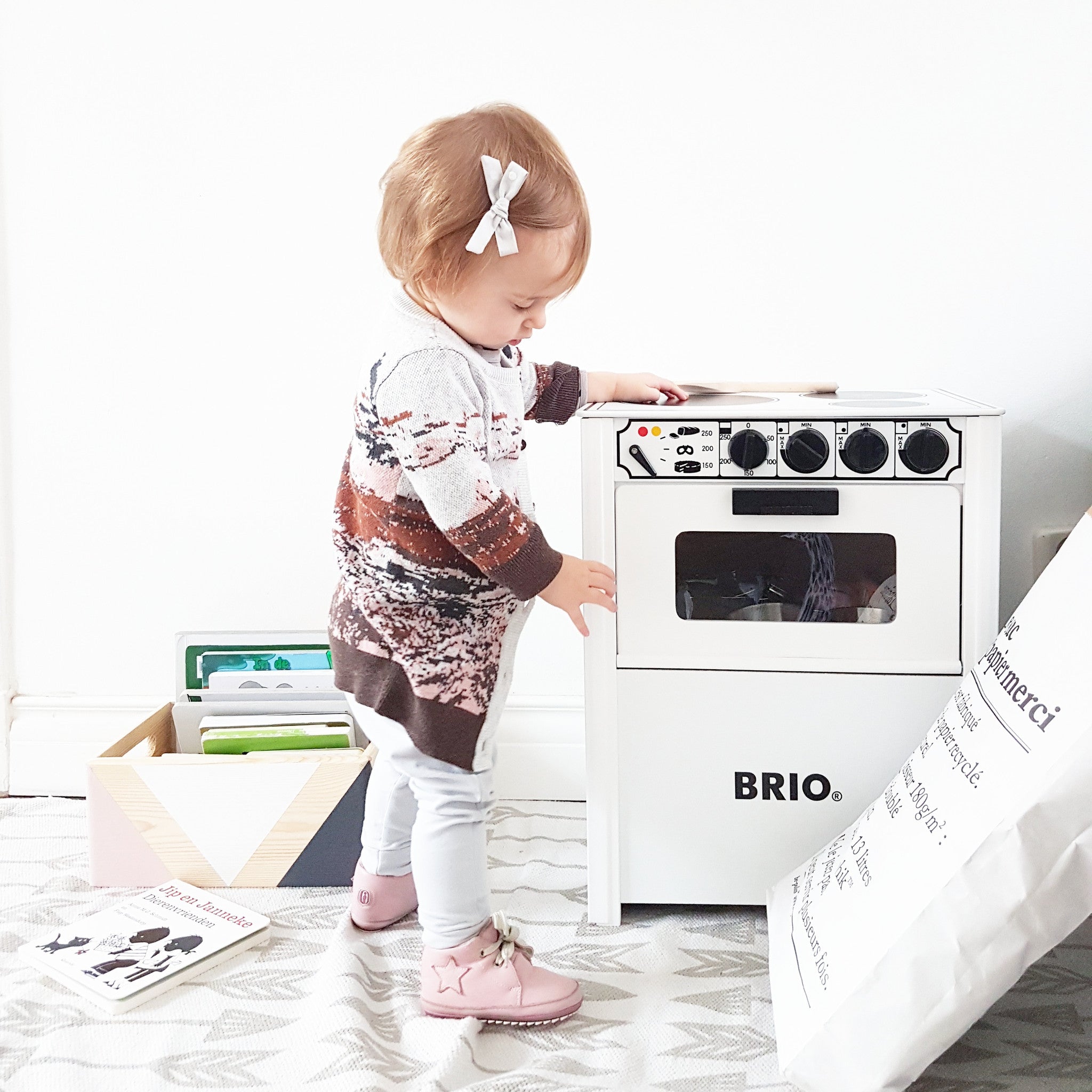 Geometric wooden box with handles - Happy Little Folks