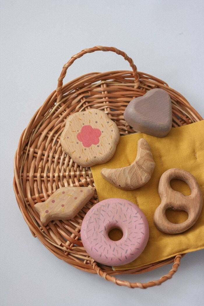 Wooden cookie set