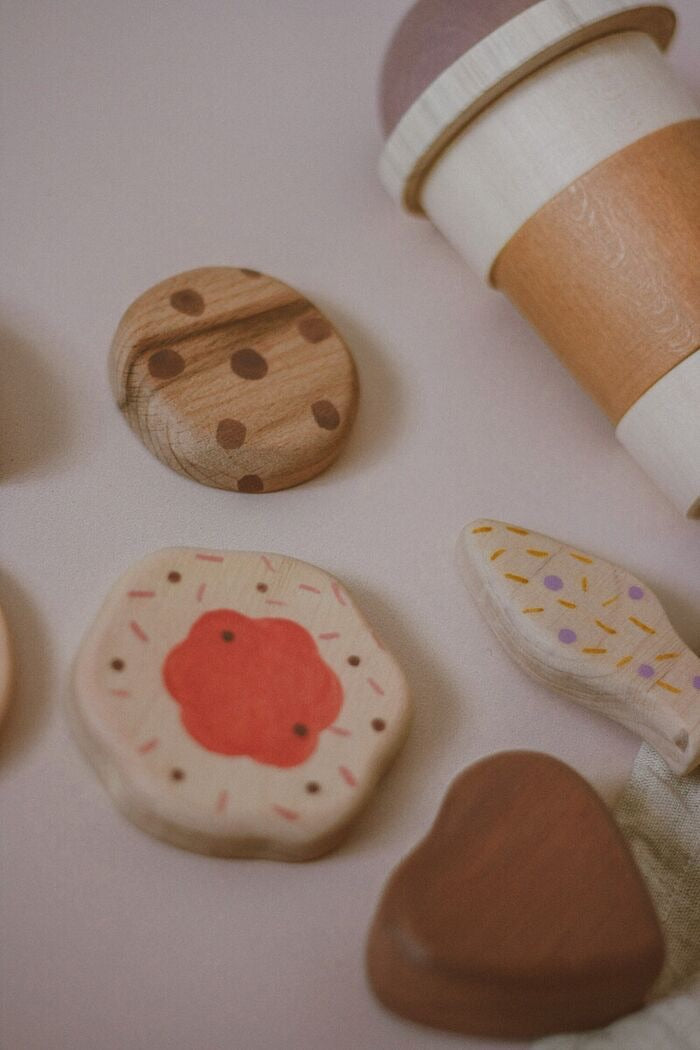 Wooden cookie set