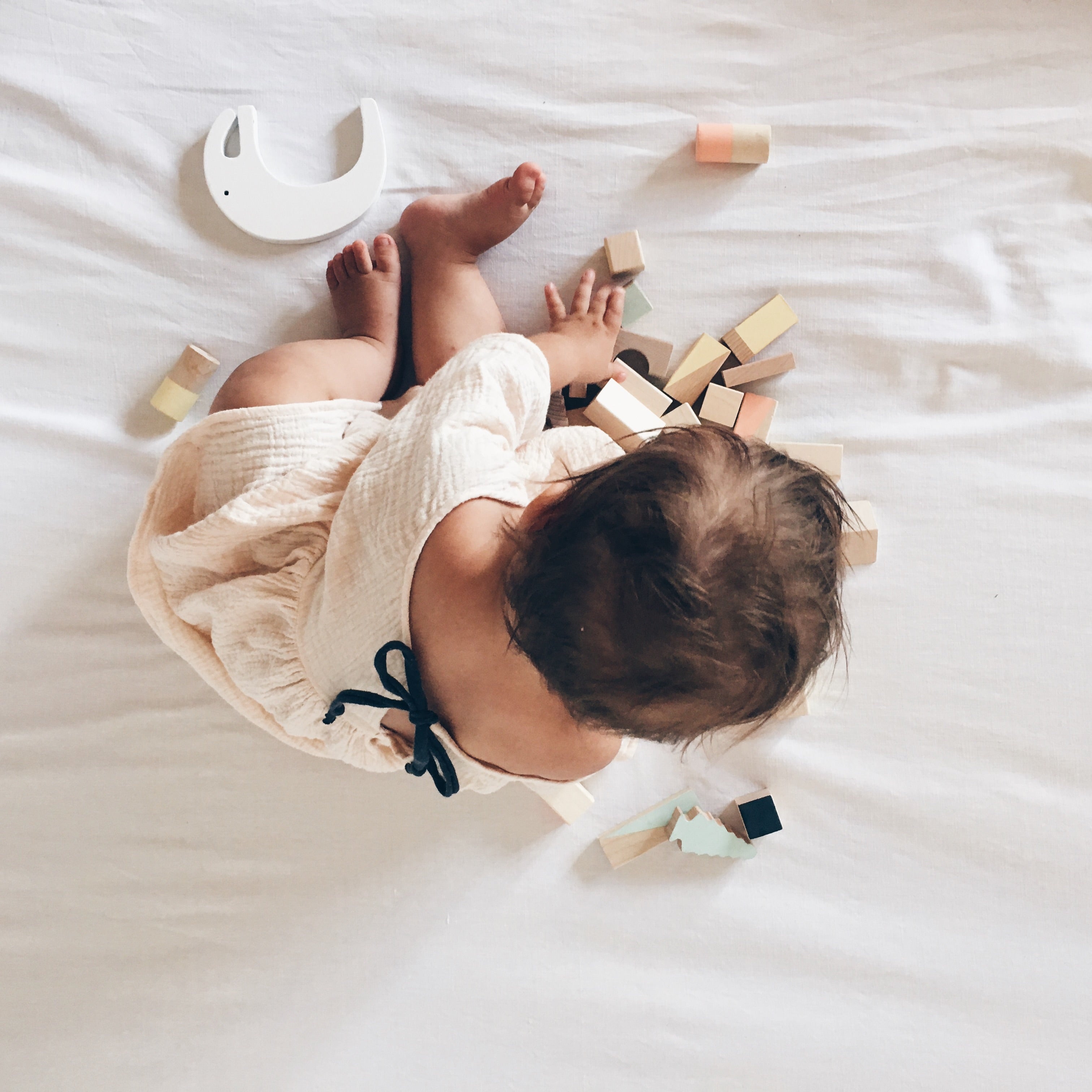 Wooden building blocks - Mixed colours - Happy Little Folks