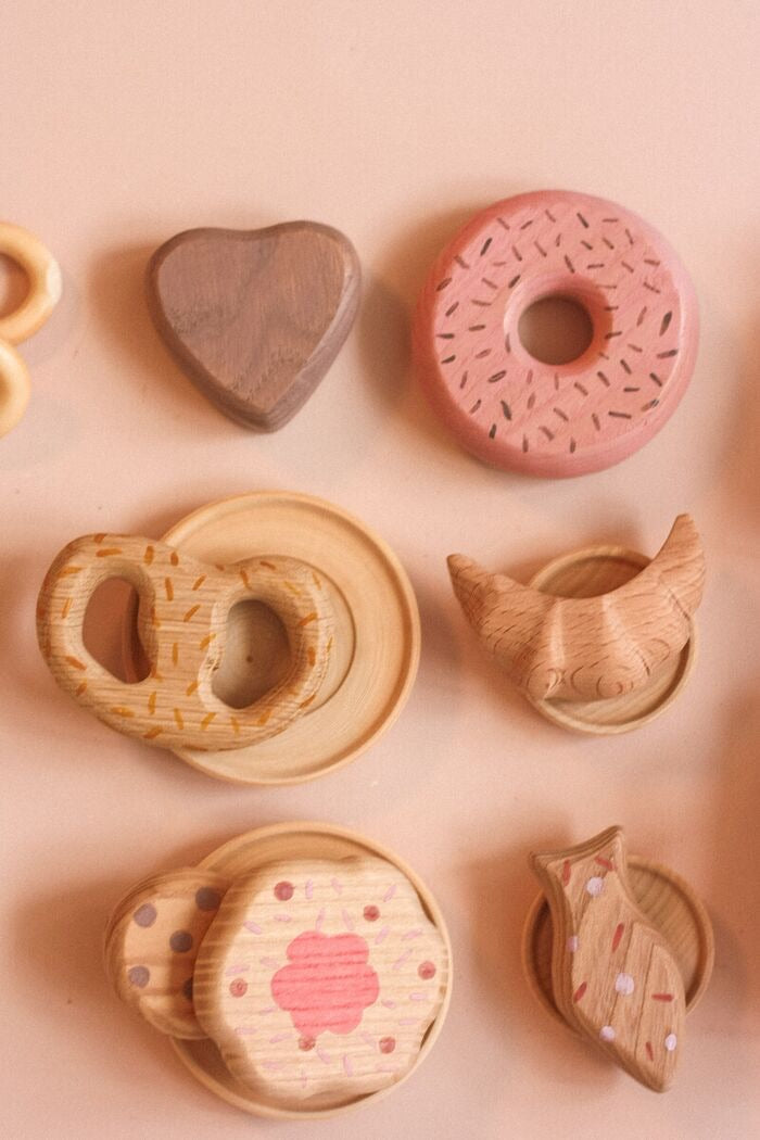 Wooden cookie set