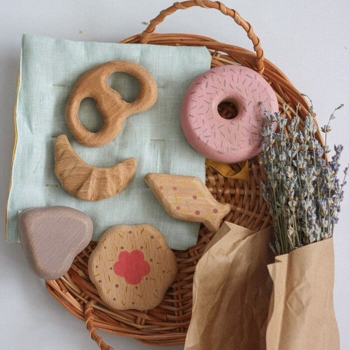 Wooden cookies set
